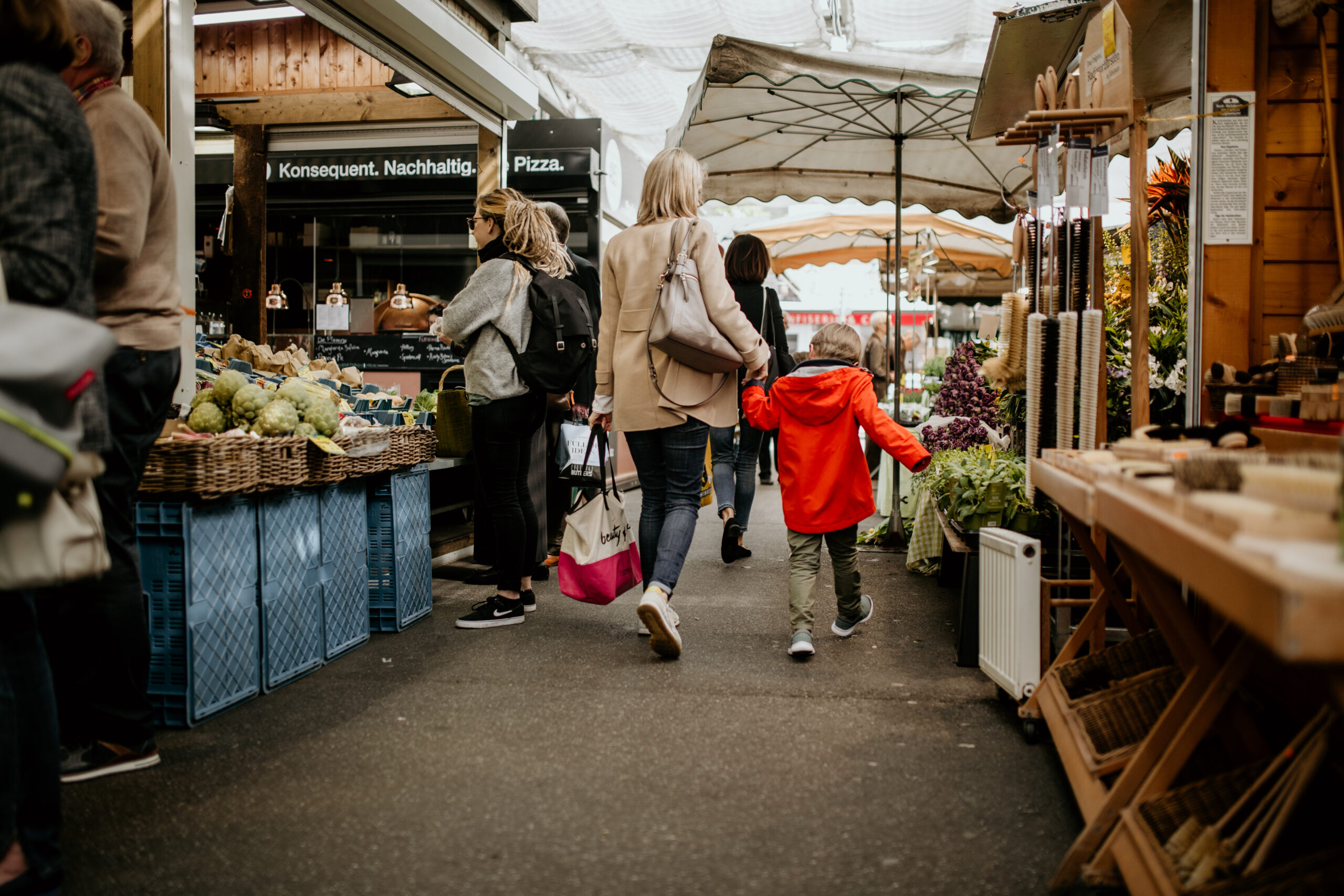 Sechs Adressen für Snacks auf dem Carlsplatz