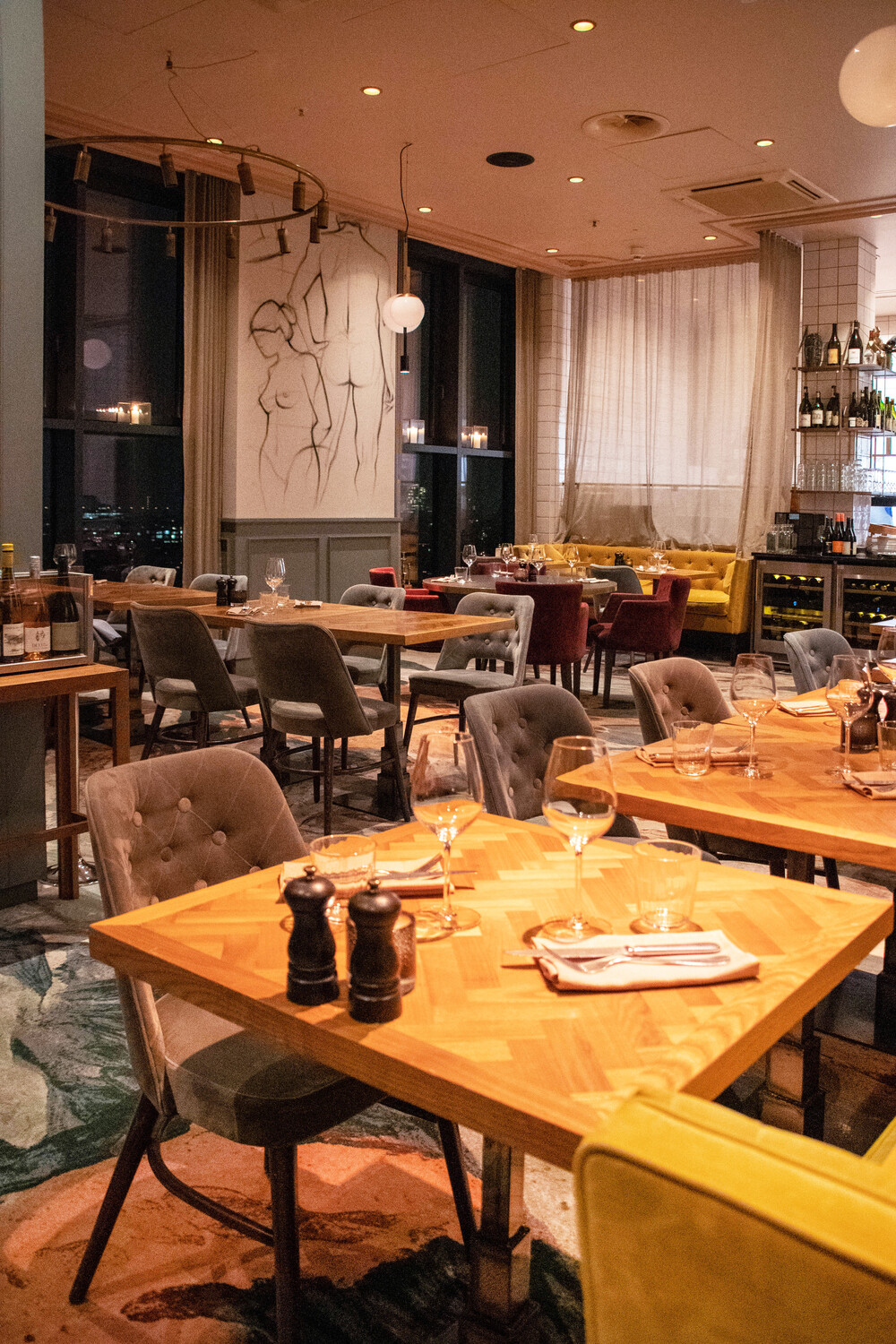 Sechs Hotelbars in toller Lage