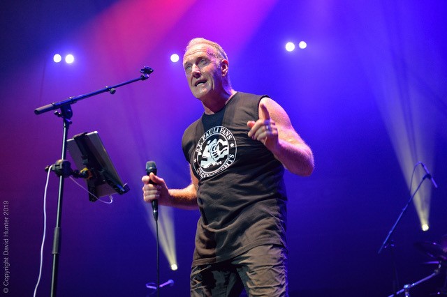 Richard Jobson auf der Bühne