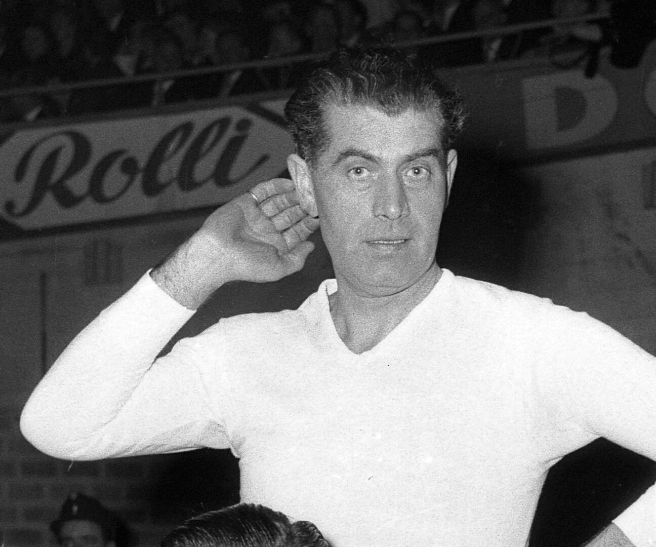 Schwarzweißfoto von dem Fußballspieler Paul Janes.