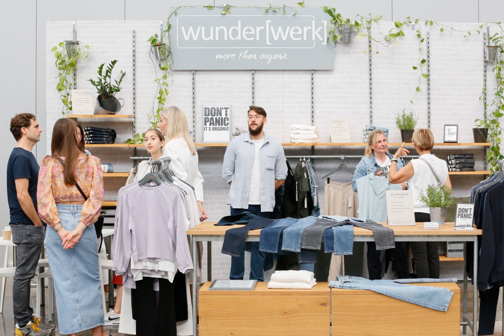 Messestand von dem nachhaltigen Label Wunderwerk.
