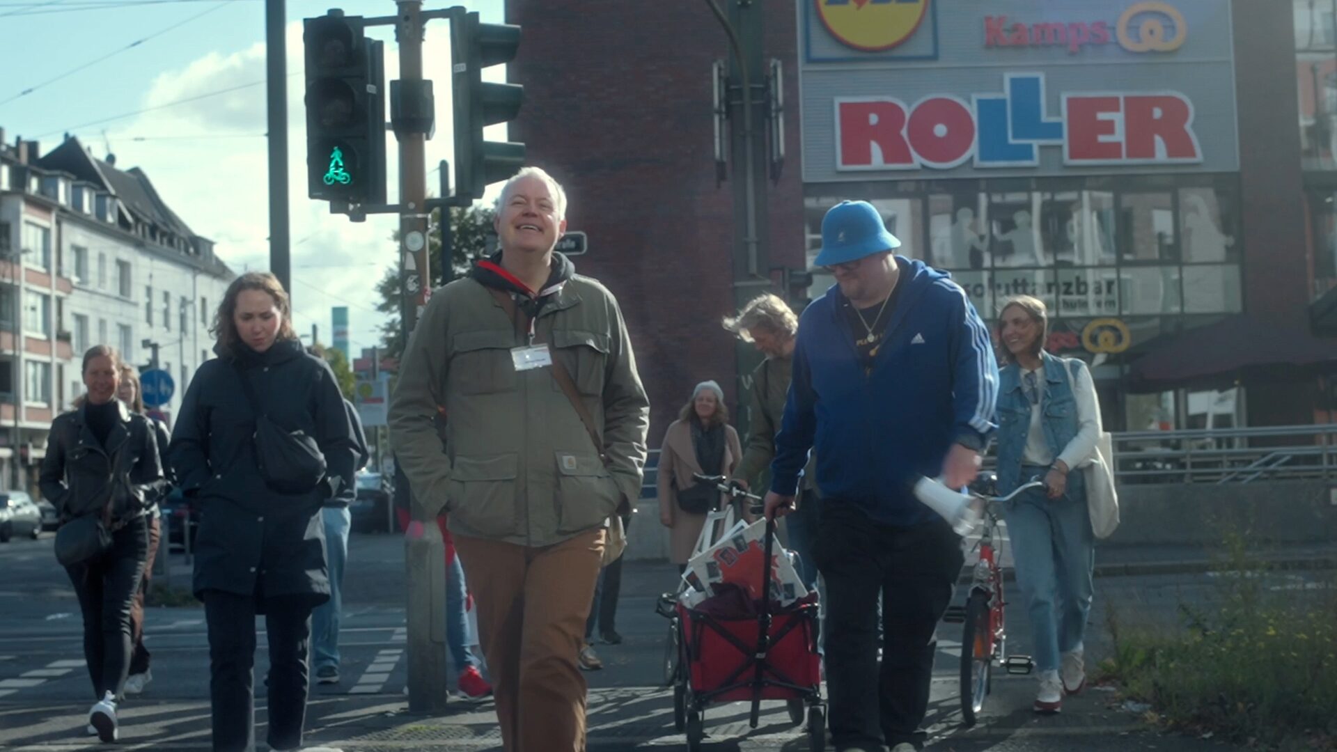 Eine Gruppe unterwegs auf der Hip-Hop-Tour.