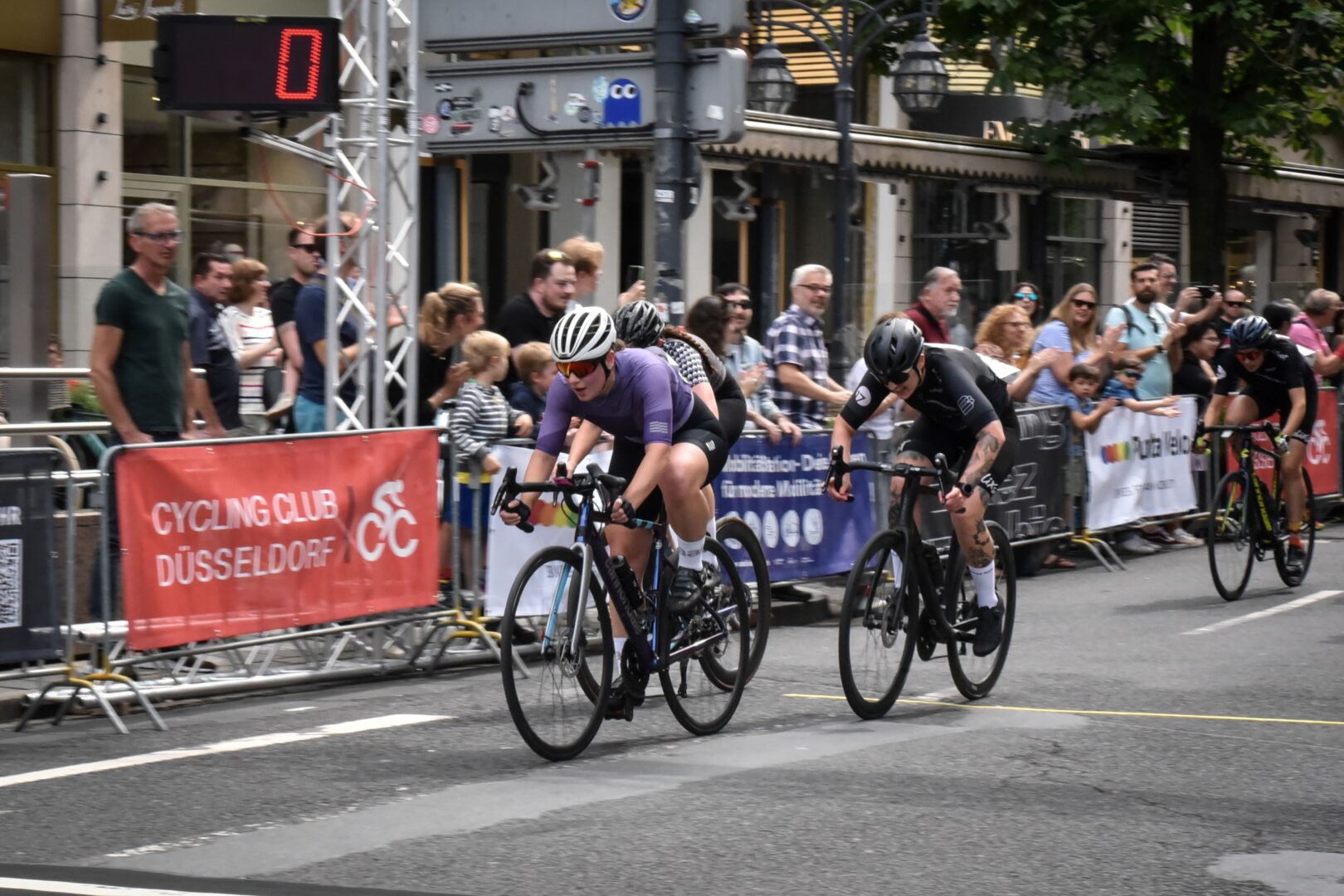 Frauenrennen beim Event "Rund um die Kö".