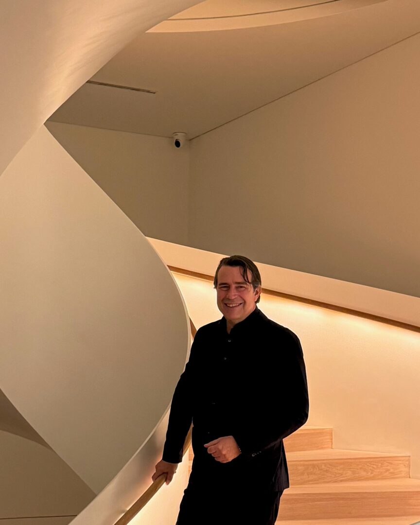 Architekt Joachim Sieber im neuen Ausstellungssaal des Kunstpalast.