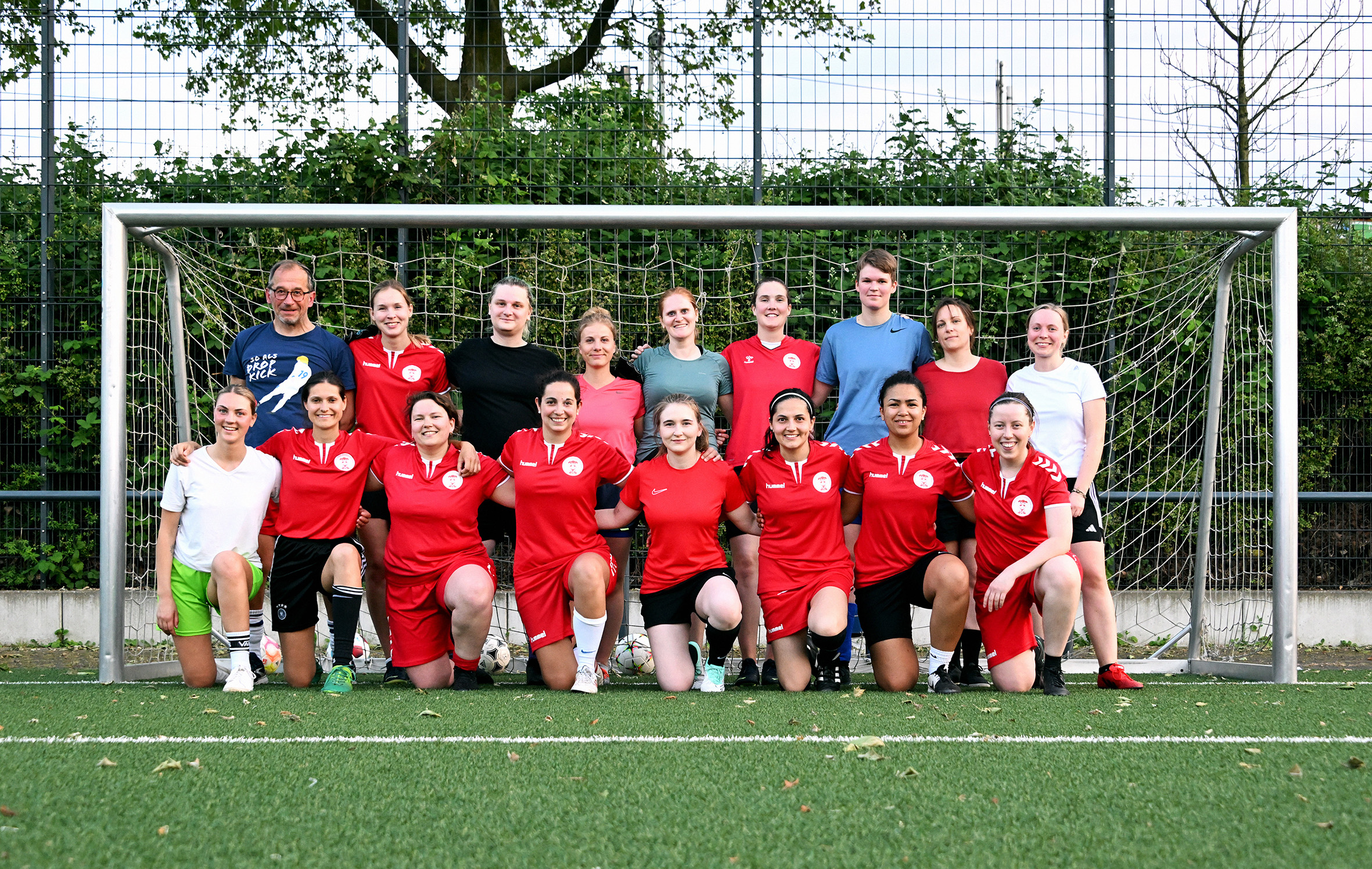 Frauenfußball galore – 20 Jahre Rotweiß Blutgretchen aus Düsseldorf