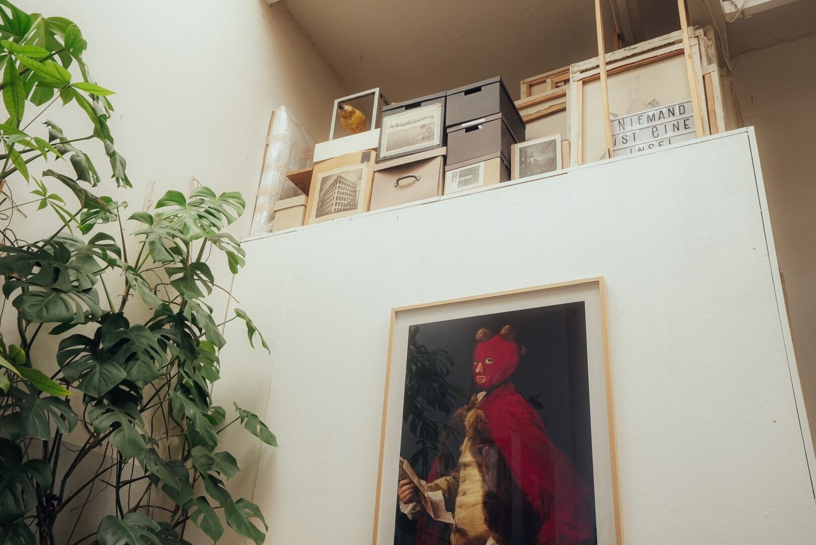 Ein ""Hidden Portrait"" im Atelier in Bilk.