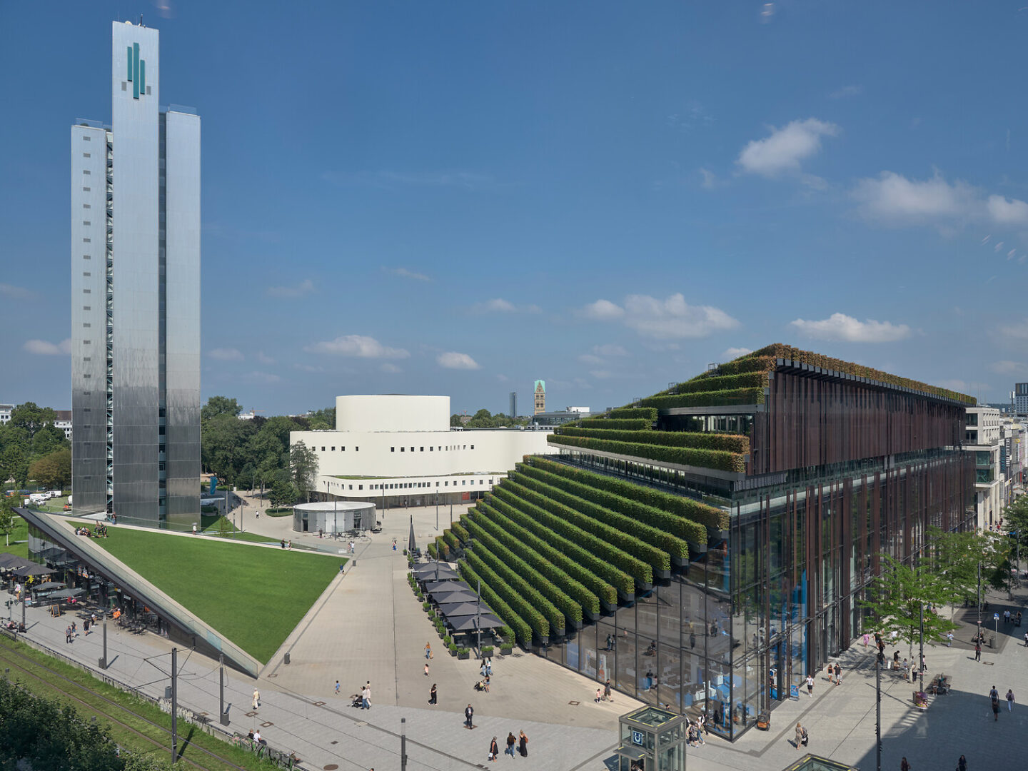 Luftaufnahmen: links Dreischeibenhaus, mitte Schauspielhaus, rechts Kö-Bogen II.