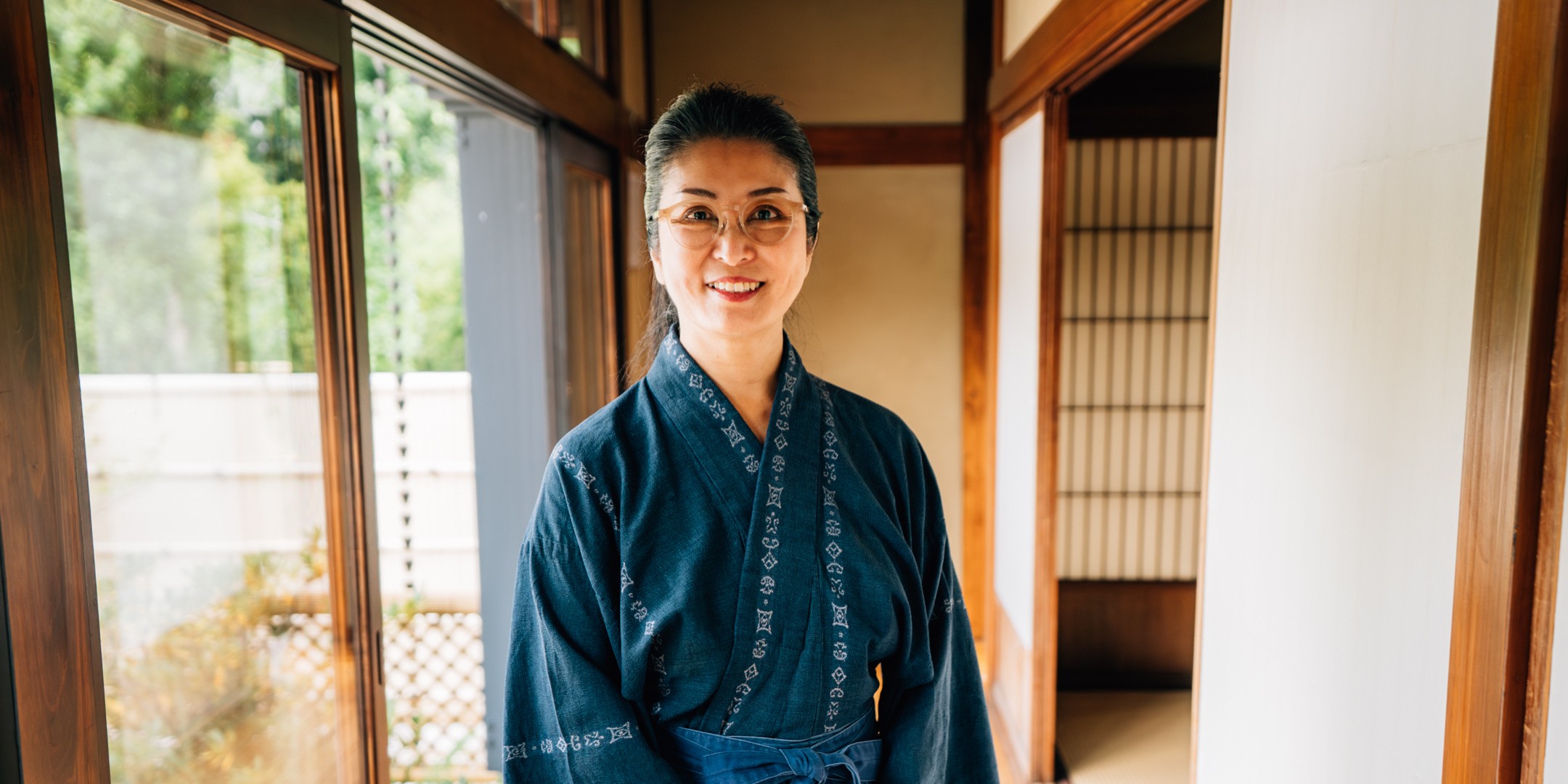 Begegnung im EKO-Haus mit Aya Murakami, Meisterin der Kalligrafie