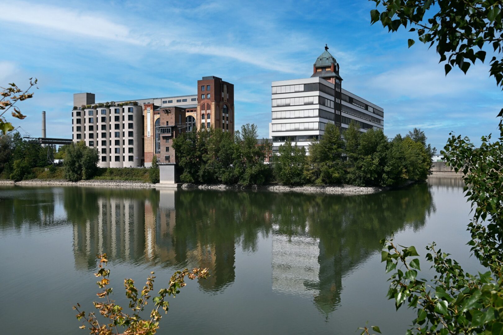 Skyline Plange Mühle im MedienHafen