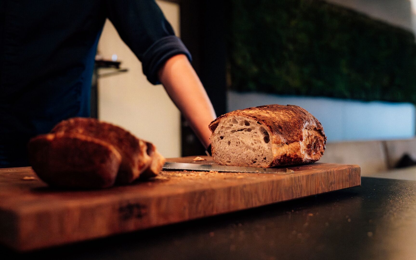 Selbstgebackenes Brot von Jaspar Wcislo.