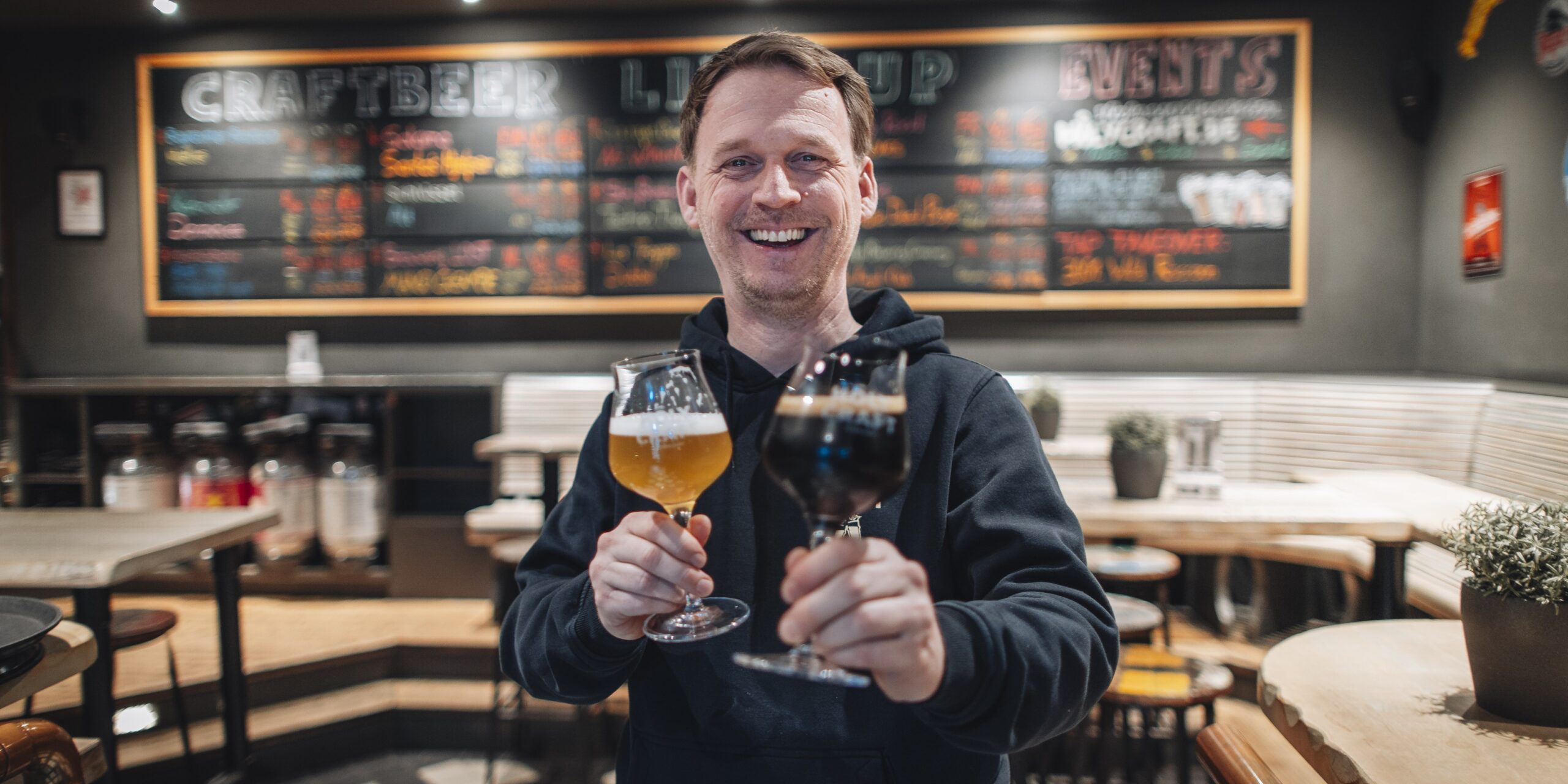 Cheers! Vor Ort in der Holy Craft Beer Bar mit Sebastian Knepper